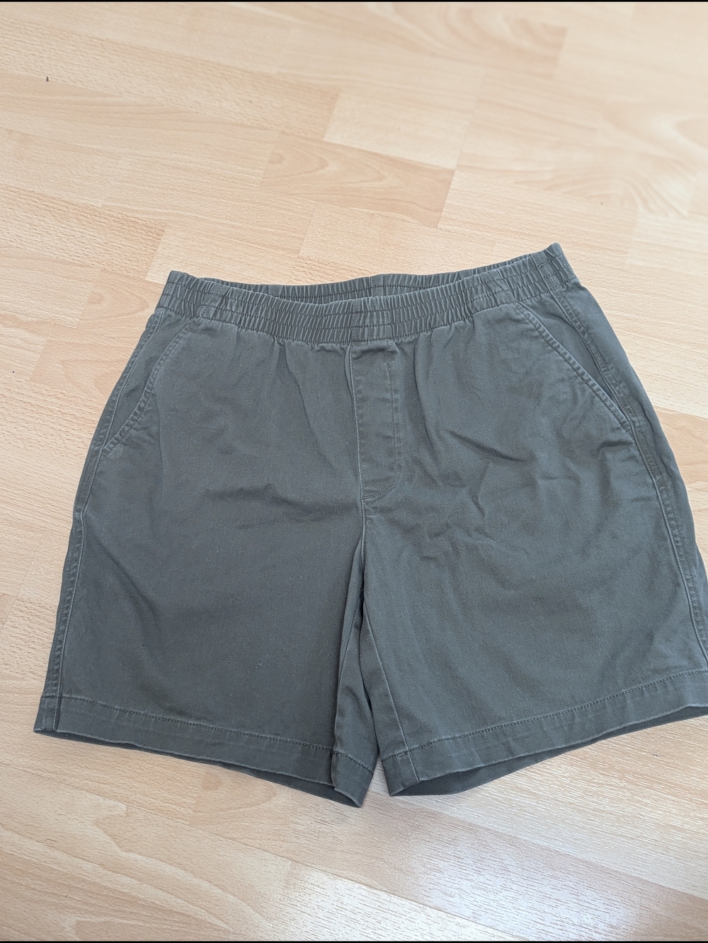 Lands End women's Green Elastic Waist Shorts